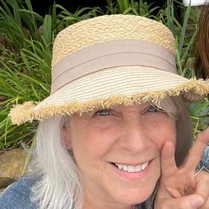 Meet your Posher, Leslie